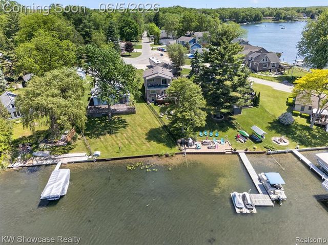 3415 Highland Boulevard, Highland, MI 48356
