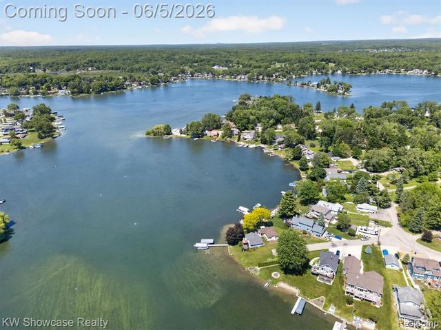 3415 Highland Boulevard, Highland, MI 48356