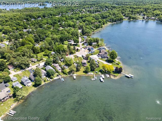 3415 Highland Boulevard, Highland, MI 48356