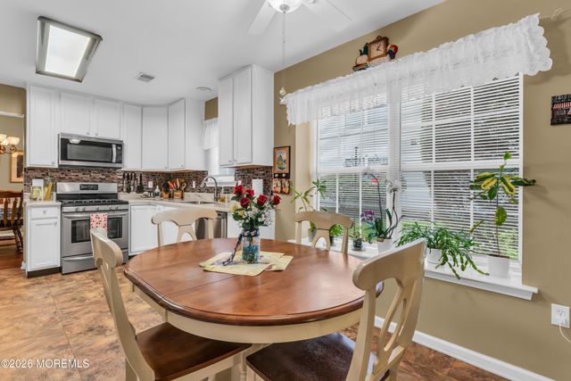 2 Pine Valley Court, Lakewood, NJ 08701