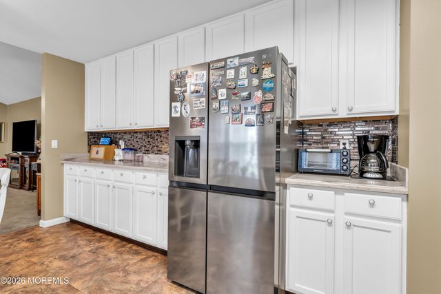 2 Pine Valley Court, Lakewood, NJ 08701