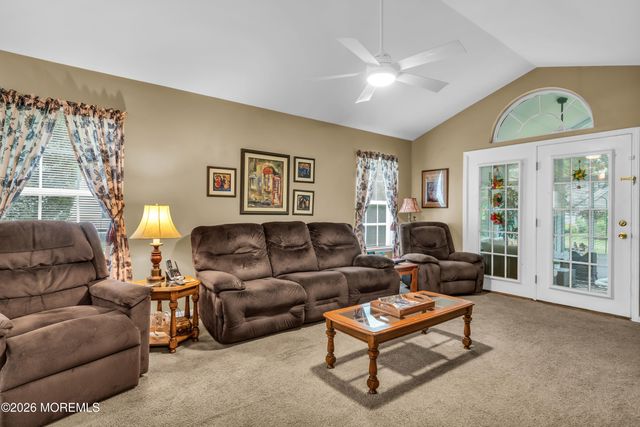 2 Pine Valley Court, Lakewood, NJ 08701