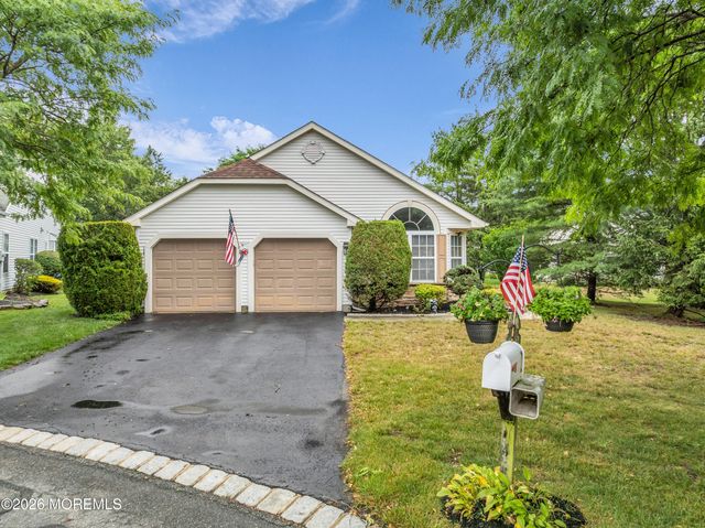 2 Pine Valley Court, Lakewood, NJ 08701