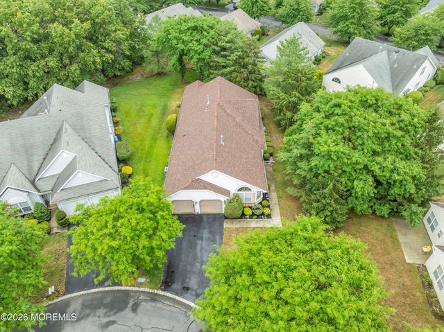 2 Pine Valley Court, Lakewood, NJ 08701