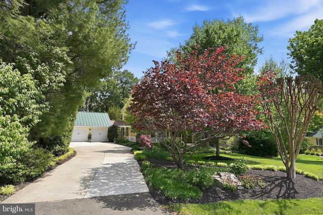 10204 YELLOW PINE DR, Vienna, VA 22182