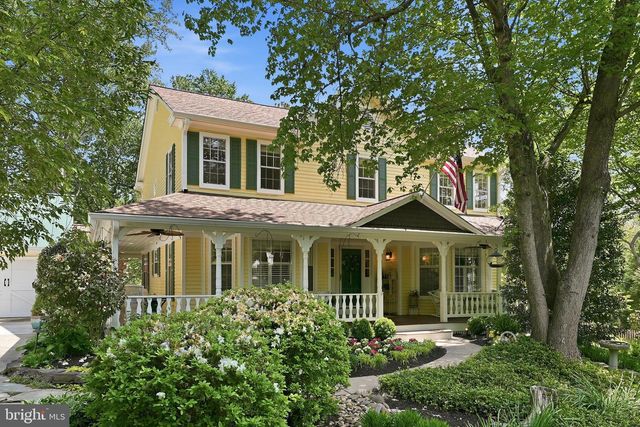 10204 YELLOW PINE DR, Vienna, VA 22182