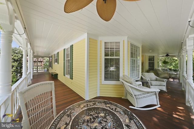 10204 YELLOW PINE DR, Vienna, VA 22182