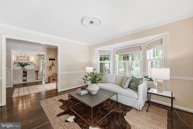 10204 YELLOW PINE DR, Vienna, VA 22182