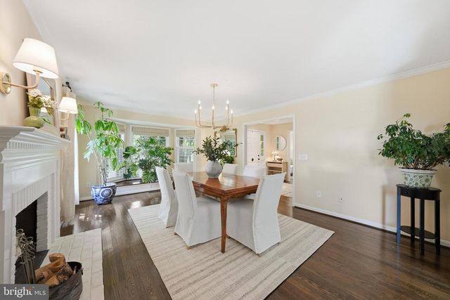 10204 YELLOW PINE DR, Vienna, VA 22182