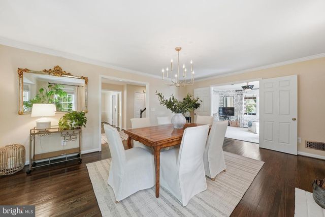 10204 YELLOW PINE DR, Vienna, VA 22182