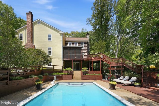 10204 YELLOW PINE DR, Vienna, VA 22182