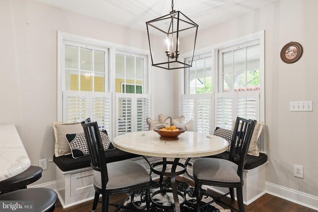 10204 YELLOW PINE DR, Vienna, VA 22182