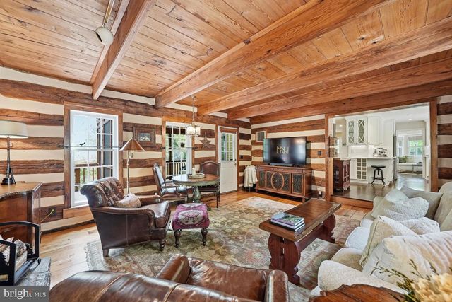 10204 YELLOW PINE DR, Vienna, VA 22182