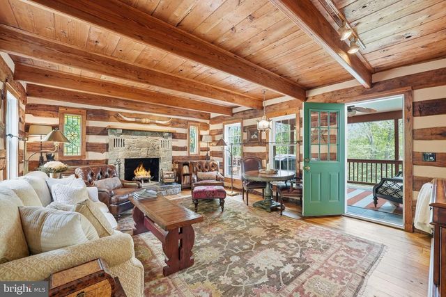 10204 YELLOW PINE DR, Vienna, VA 22182