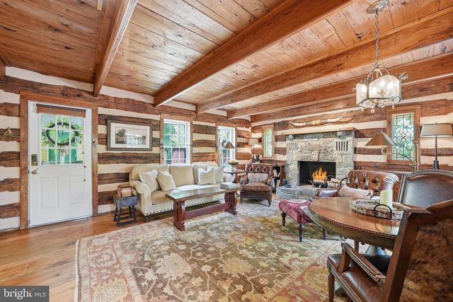 10204 YELLOW PINE DR, Vienna, VA 22182