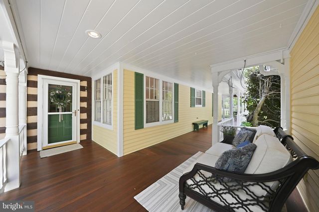 10204 YELLOW PINE DR, Vienna, VA 22182