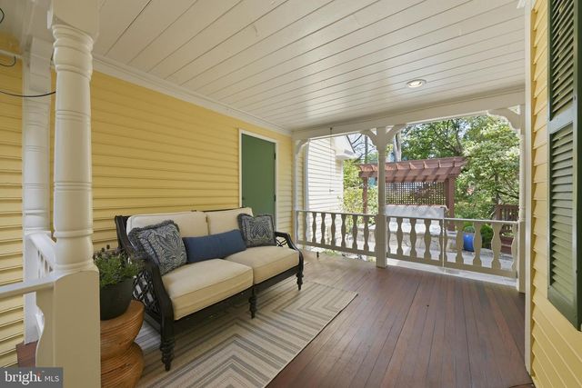 10204 YELLOW PINE DR, Vienna, VA 22182
