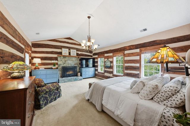 10204 YELLOW PINE DR, Vienna, VA 22182