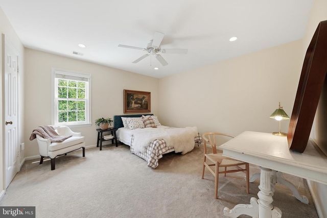 10204 YELLOW PINE DR, Vienna, VA 22182