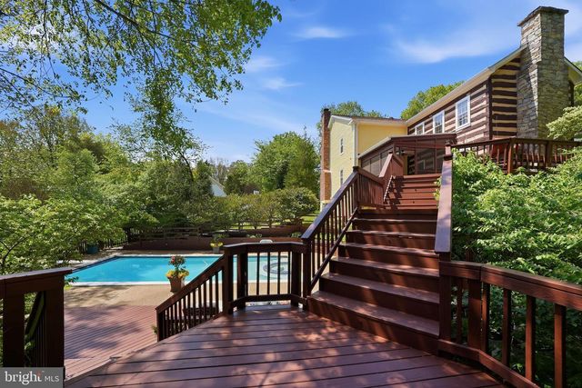 10204 YELLOW PINE DR, Vienna, VA 22182