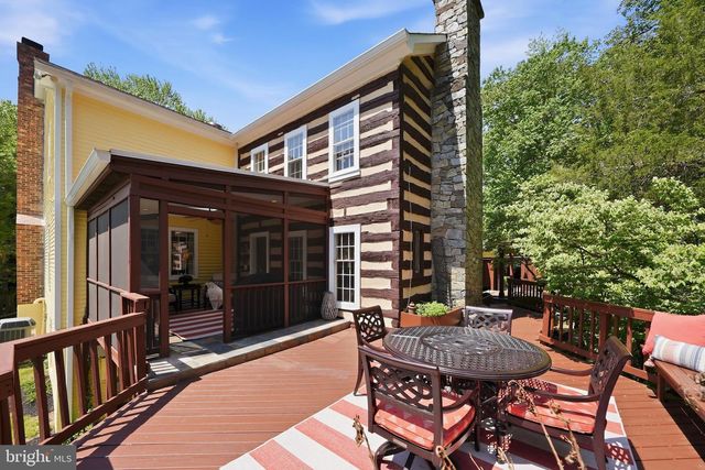 10204 YELLOW PINE DR, Vienna, VA 22182