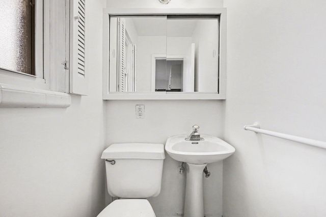 1463 48th Street SE, Kentwood, MI 49508