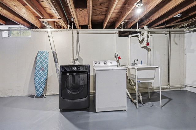 1463 48th Street SE, Kentwood, MI 49508