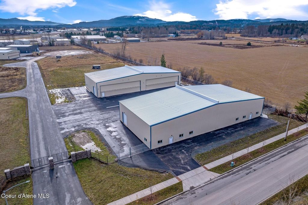 1189 Woodland Dr, Sandpoint, ID 83864 photo 3