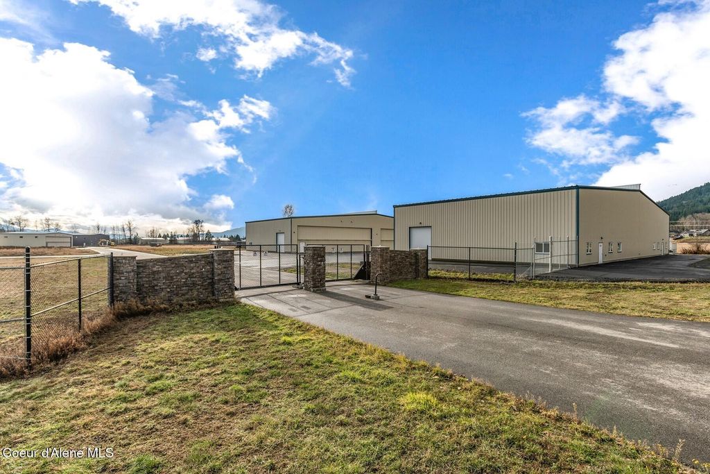 1189 Woodland Dr, Sandpoint, ID 83864 photo 4