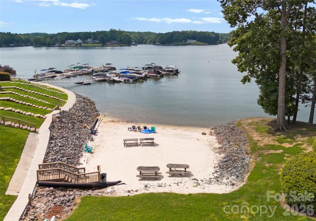 14617 Waterside Drive, Charlotte, NC 28278