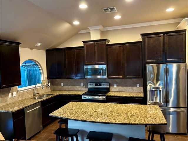 2220 Mangrove Dr, Portland, TX 78374