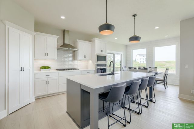 10110 Laramie Street, Papillion, NE 68046