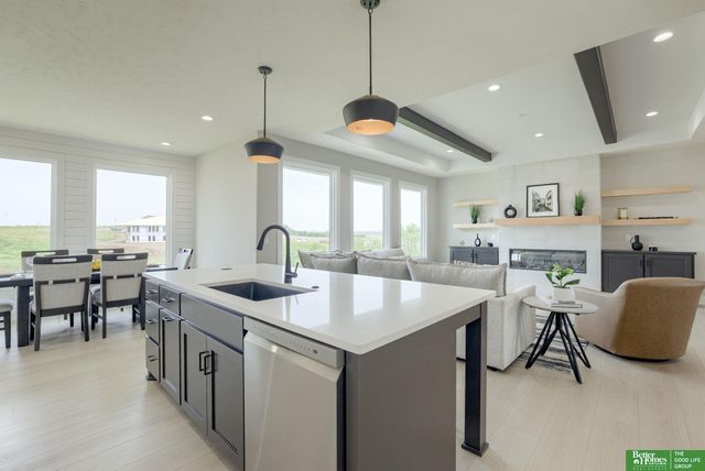 10110 Laramie Street, Papillion, NE 68046