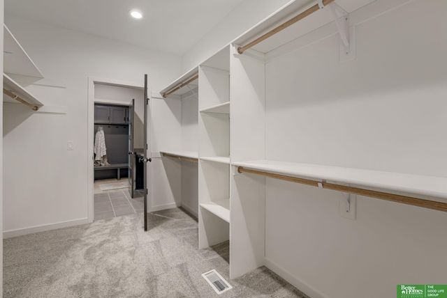 10110 Laramie Street, Papillion, NE 68046