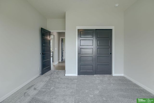 10110 Laramie Street, Papillion, NE 68046