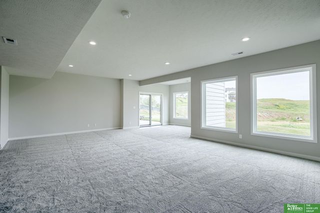 10110 Laramie Street, Papillion, NE 68046