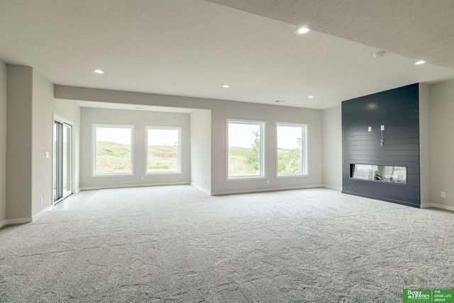 10110 Laramie Street, Papillion, NE 68046