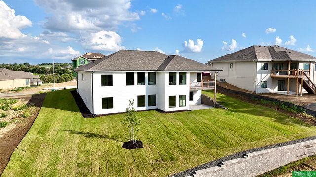 10110 Laramie Street, Papillion, NE 68046