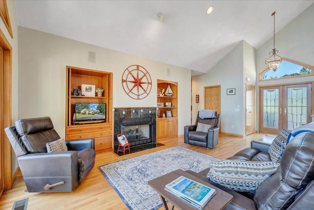 451 Sourwood DR, Hardy, VA 24101