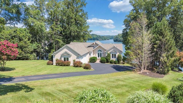 451 Sourwood DR, Hardy, VA 24101