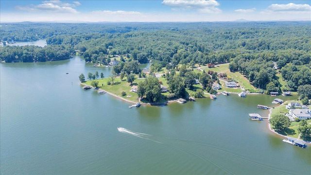 451 Sourwood DR, Hardy, VA 24101