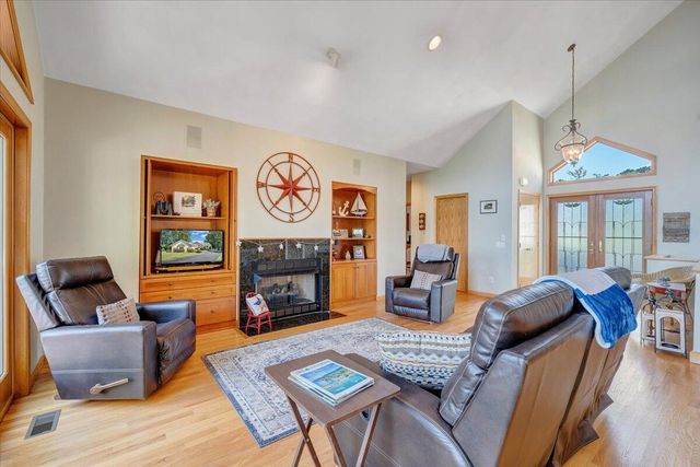 451 Sourwood DR, Hardy, VA 24101