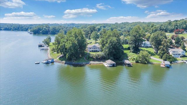 451 Sourwood DR, Hardy, VA 24101