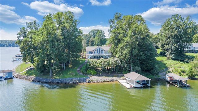 451 Sourwood DR, Hardy, VA 24101
