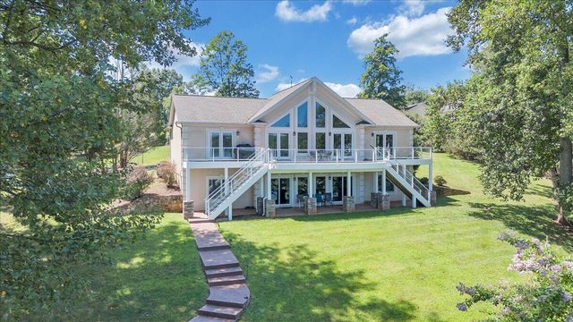 451 Sourwood DR, Hardy, VA 24101