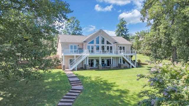 451 Sourwood DR, Hardy, VA 24101