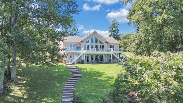 451 Sourwood DR, Hardy, VA 24101