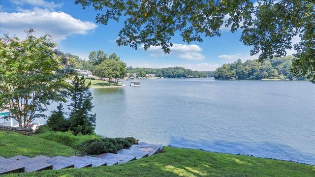 451 Sourwood DR, Hardy, VA 24101