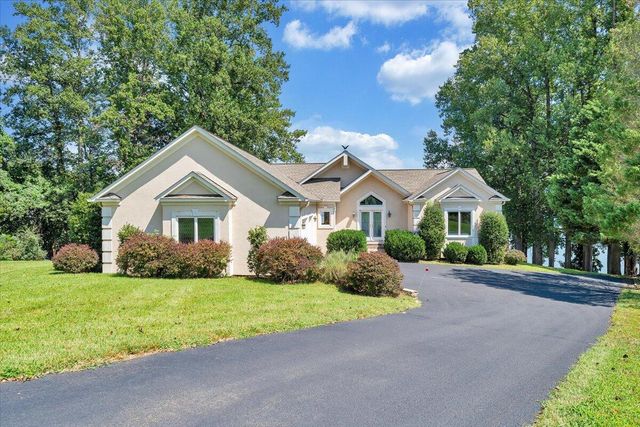 451 Sourwood DR, Hardy, VA 24101