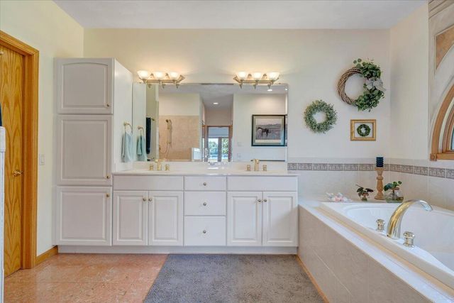 451 Sourwood DR, Hardy, VA 24101